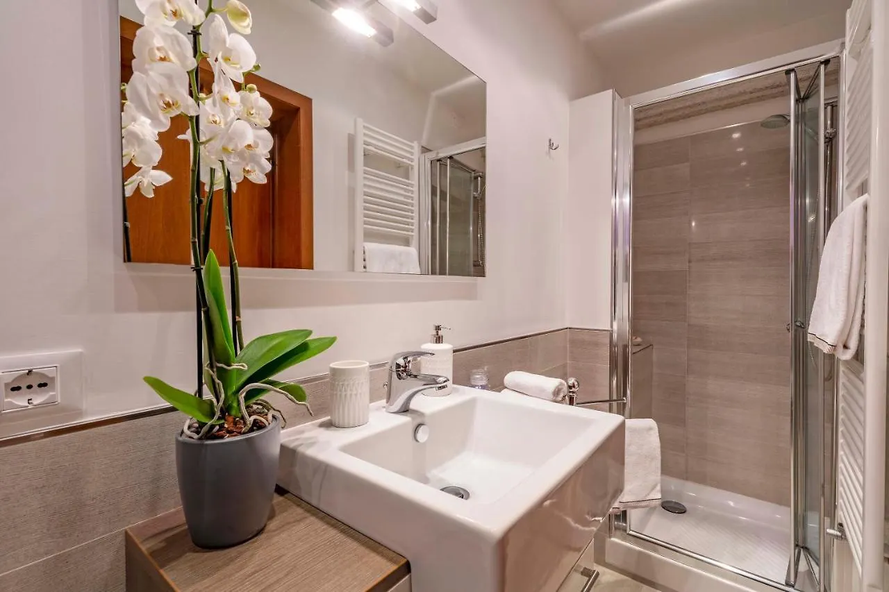Central Apt Venise